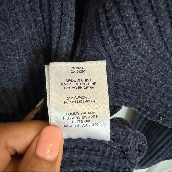 Tommy Bahama Women's Sea Light Raglan Crew Sweater - Picture 9 of 10